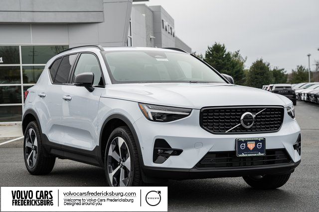 2026 Volvo XC40 B5 Plus