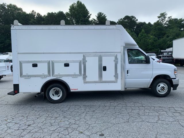 2025 Ford E-350SD Base 6