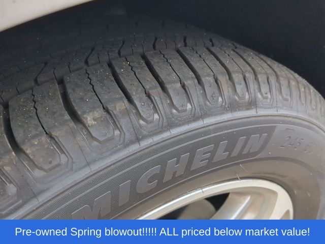 Used 2020 White Ford SEL image 8