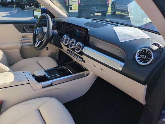 Used 2023  Mercedes-Benz GLB 250 image 35