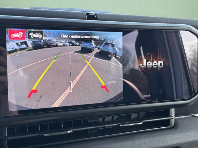 2025 Jeep Wrangler 4-Door Sahara - Photo 31