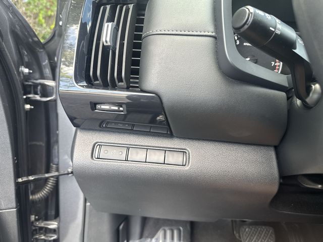 Used 2024 Gray Nissan S image 27
