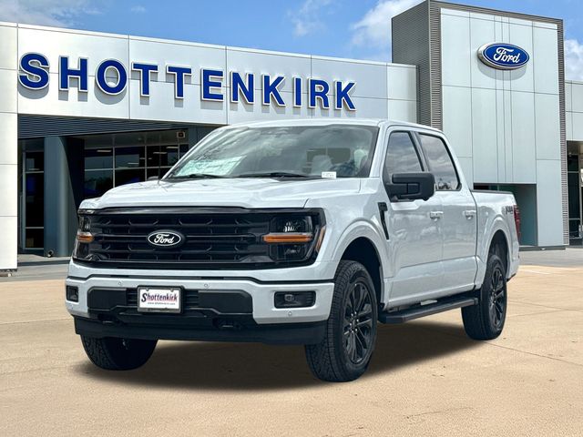 New 2025 White Ford XLT image 3