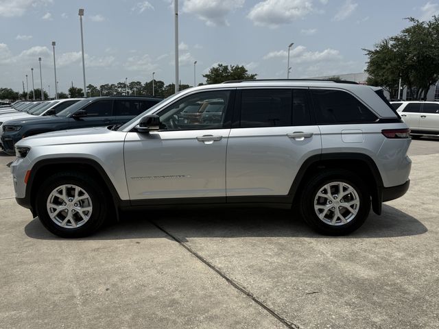 2023 Jeep Grand Cherokee Limited Silver at River Oaks CDJR