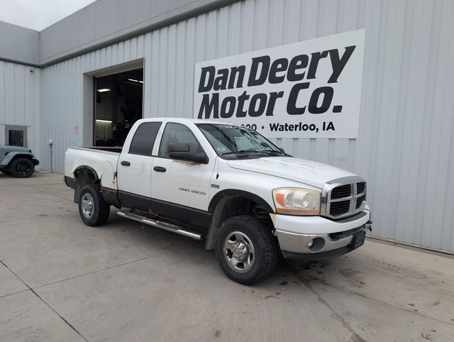 Bright White 2006 Dodge RAM 2500 SLT Quad Cab 4WD Pickup Truck Four-Wheel Drive 5-Speed Automatic