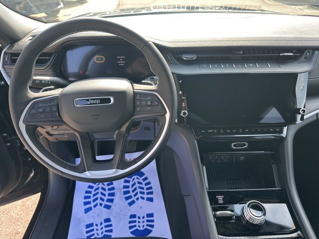 2026 Jeep Grand Cherokee L Laredo - Diamond Black Crystal Pearlcoat exterior view 12