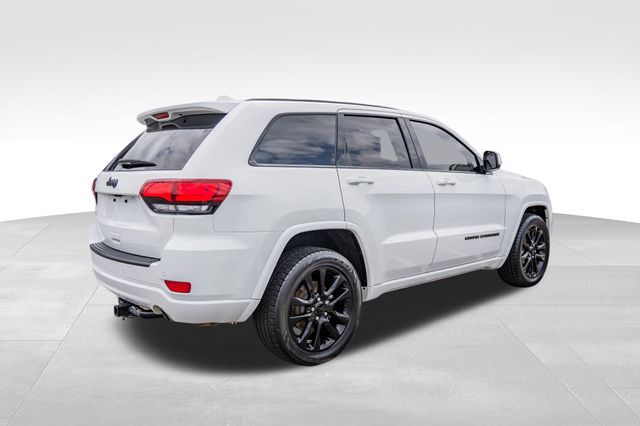 2020 Jeep Grand Cherokee Altitude 9