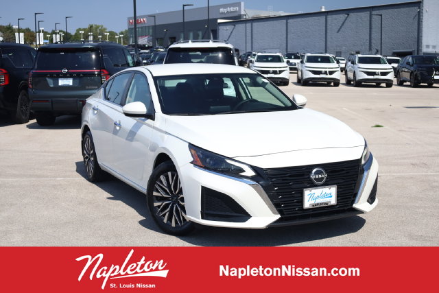 Pearl White Tricoat 2023 Nissan Altima Sedan All-Wheel Drive Continuously Variable Transmission