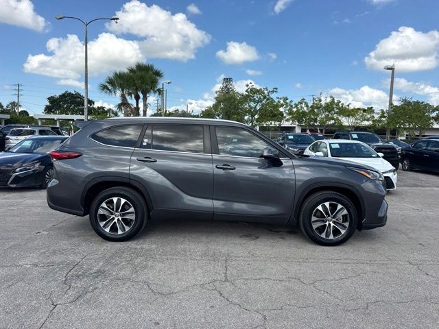 2023 Toyota Highlander - $30,988