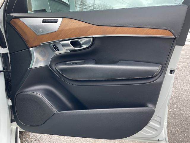 2018 Volvo XC90 T6 Inscription - Crystal White exterior view 17