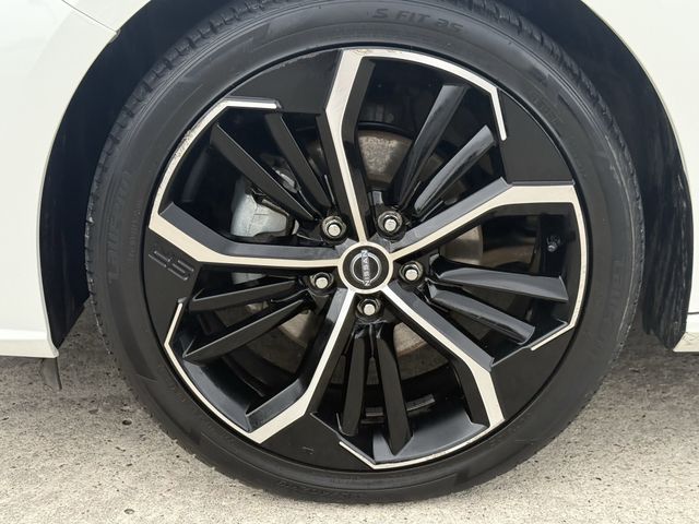 2023 Nissan Altima 2.5 SR White at Central Houston Nissan