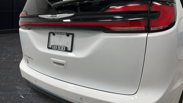 Used 2023 Bright White Clearcoat Chrysler Touring L image 37