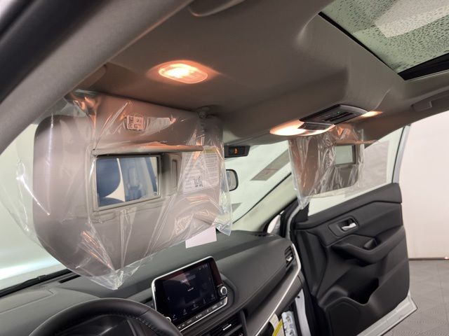 2025 Everest White Pearl Nissan Rogue SV FWD SUV