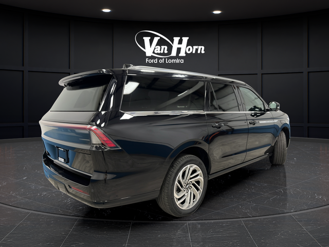 Used 2025 Infinite Black Metallic Clearcoat Lincoln Reserve image 7