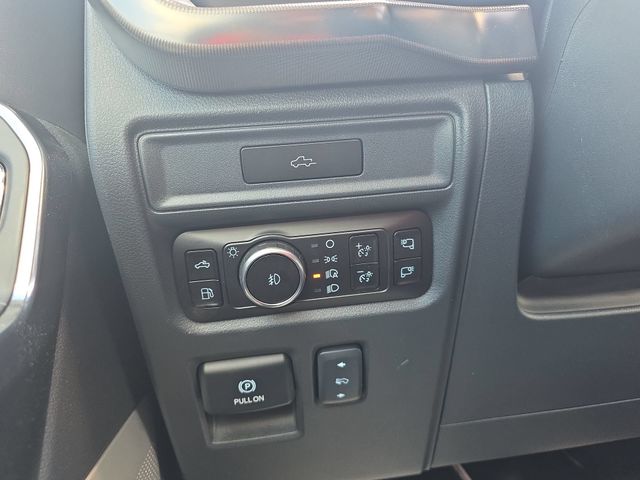 New 2026 Star White Metallic Tri-Coat Ford Platinum® image 27