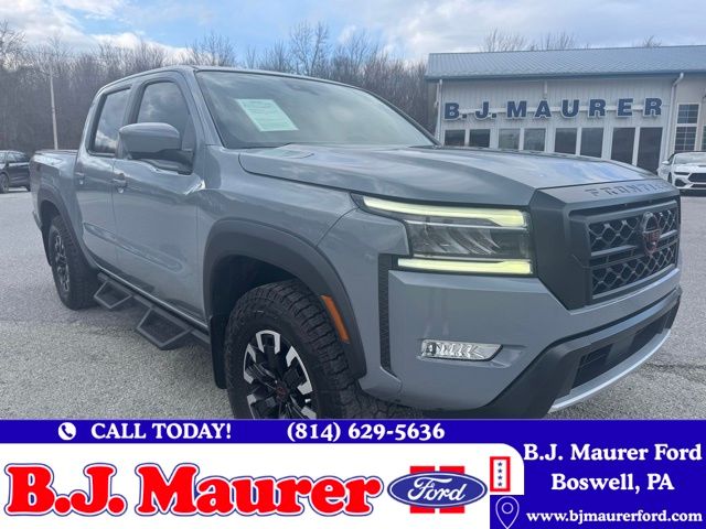 Boulder Gray Pearl 2023 Nissan Frontier PRO-4X Crew Cab 4WD Pickup Truck Four-Wheel Drive 9-Speed Automatic