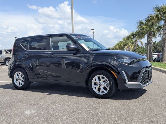 Fusion Black 2024 Kia Soul SUV / Crossover Front-Wheel Drive Continuously Variable Transmission