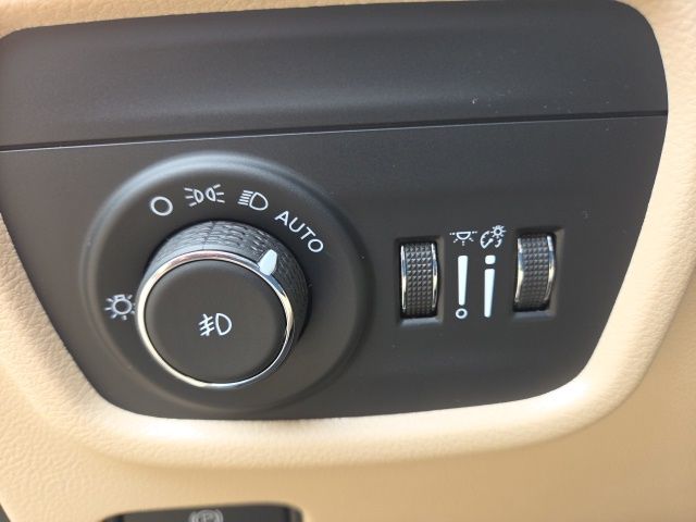 Certified Used 2025 Gray Jeep Limited image 28