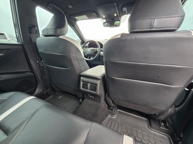 2025 Toyota Camry SE:169133B
