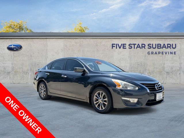 Storm 2015 Nissan Altima Sedan Front-Wheel Drive Continuously Variable Transmission