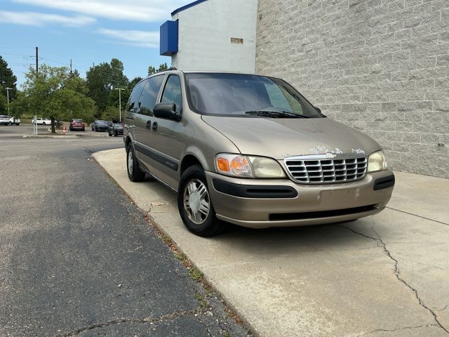 Sandrift Metallic 2000 Chevrolet Venture Minivan Front-Wheel Drive 4-Speed Automatic Overdrive