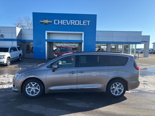 2017 Chrysler Pacifica Touring L FWD