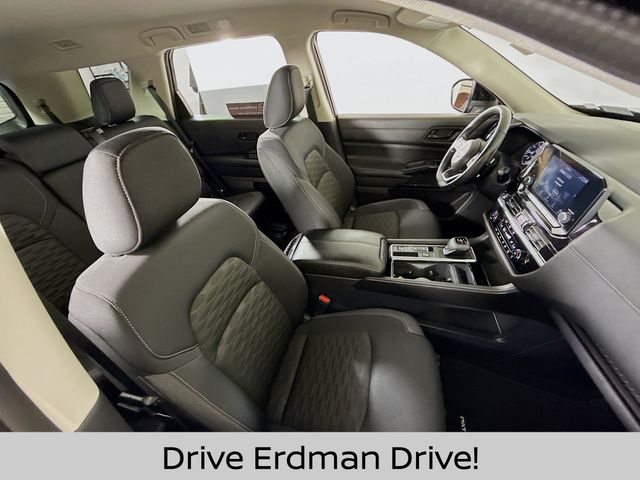 Used 2025 Nissan Pathfinder SUV