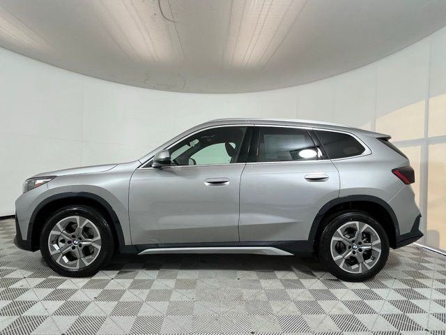 Used 2026 Silver BMW xDrive28i image 4