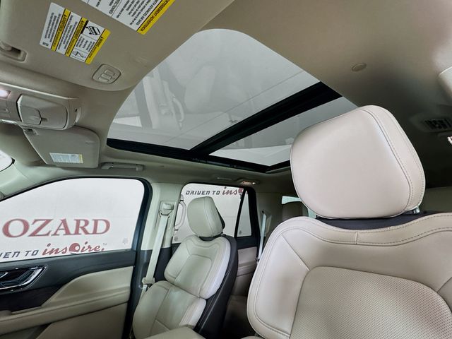 2024 Ceramic Pearl Metallic Tri-Coat Lincoln Navigator Premiere 4X4 SUV