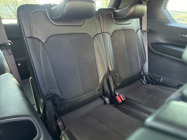 Used 2023 Silver Jeep Altitude image 13