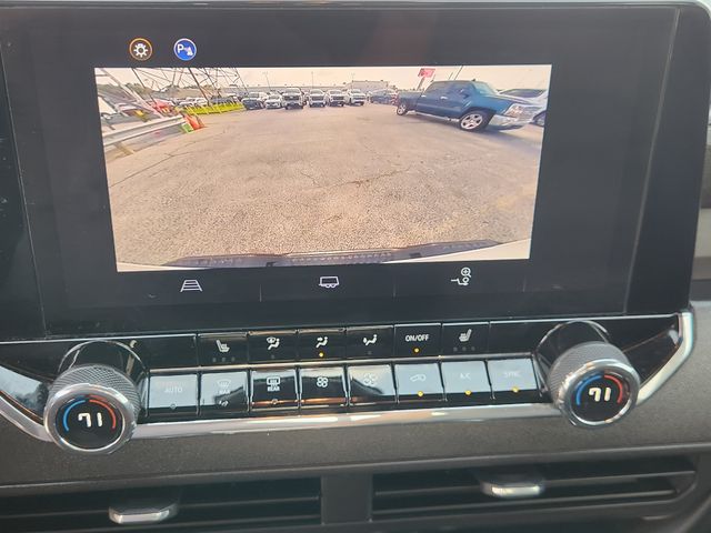 2025 Chevrolet Colorado Trail Boss White at AutoSavvy Houston Northwest