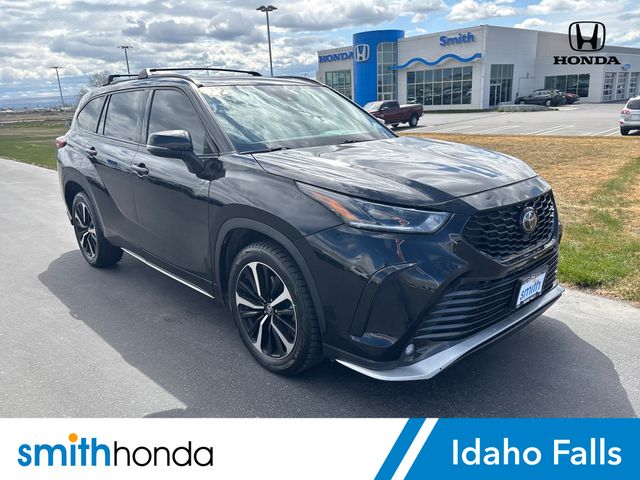  2022 Toyota Highlander XSE AWD   