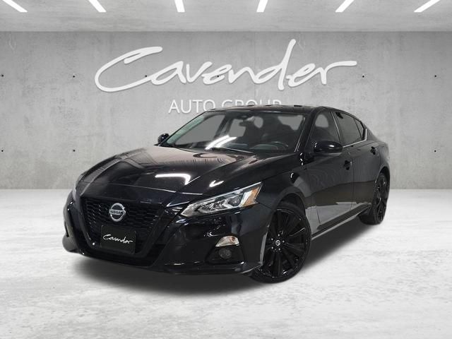 Super Black Clearcoat 2022 Nissan Altima Sedan All-Wheel Drive Continuously Variable Transmission