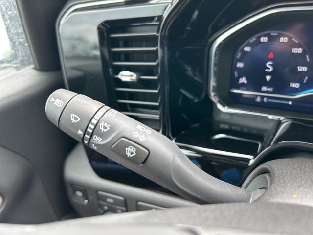2025 Chevrolet Silverado 1500 LT photo