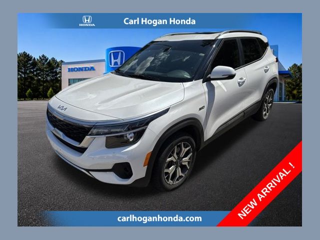 Snow White Pearl 2023 Kia Seltos SUV / Crossover All-Wheel Drive Continuously Variable Transmission