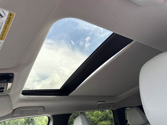 New 2025 Gray Mitsubishi SEL image 21