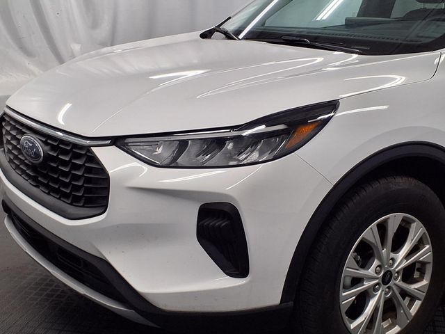 2023 Ford Escape - Image 14
