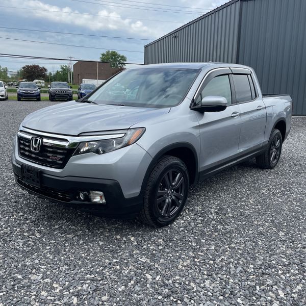 Lunar Silver Metallic 2018 Honda Ridgeline Pickup Truck All-Wheel Drive 6-Speed Automatic