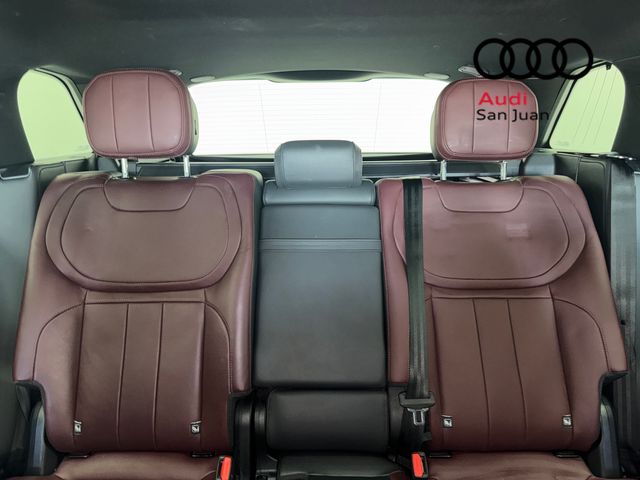 Used 2023 Black Land Rover SE Dynamic image 15