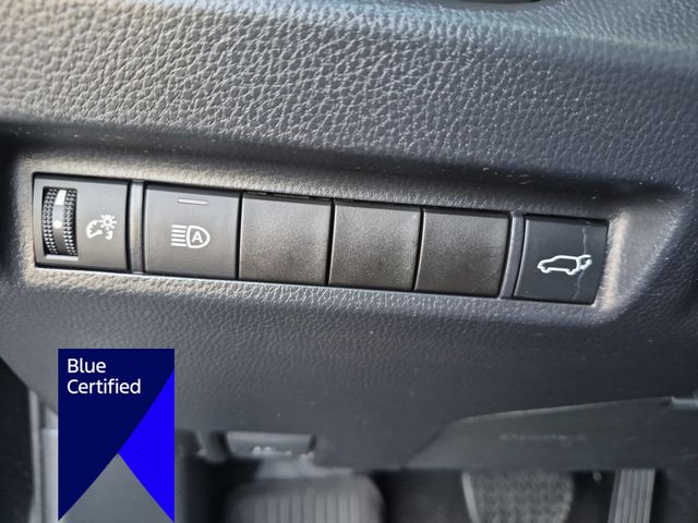 Used 2020 Black Toyota XLE image 17