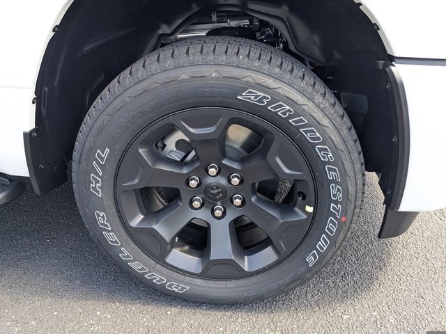 2026 Ram 1500 Express Crew Cab 4x4 5'7" Box