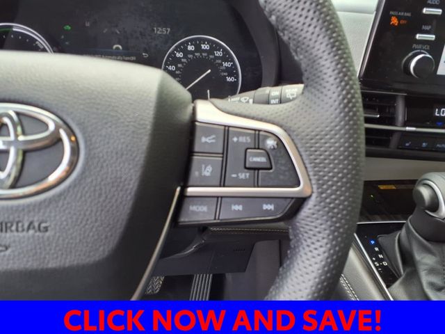2024 Toyota Sienna Limited photo