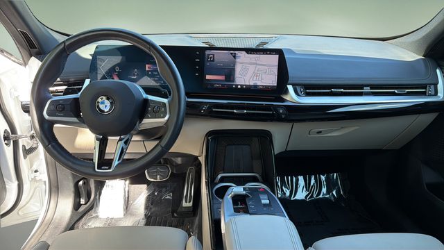 Used 2024 White BMW xDrive28i image 10