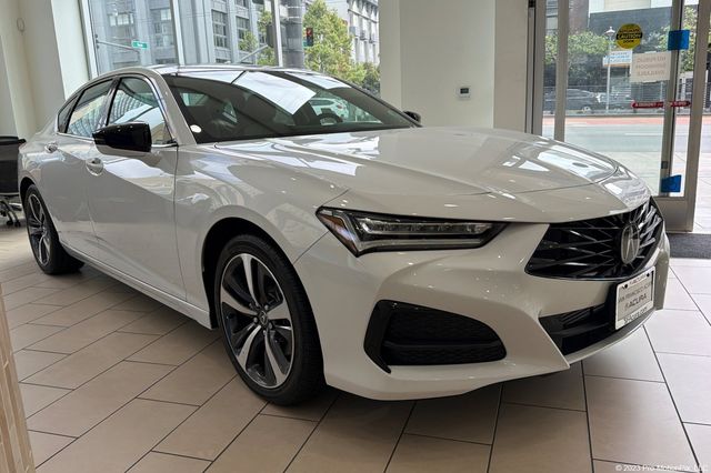 Platinum White Pearl 2025 Acura TLX FWD with Technology Package Sedan Front-Wheel Drive Automatic