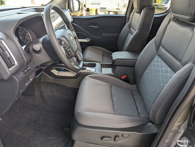 2025 Nissan Frontier SV photo