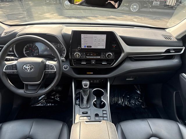 Used 2024 Toyota Highlander SUV