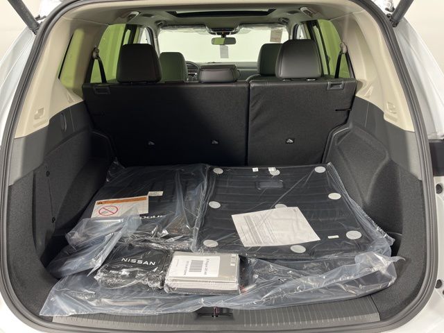 2025 Everest White Pearl Nissan Rogue SV FWD SUV