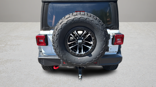 Used 2024 White Jeep Rubicon image 11