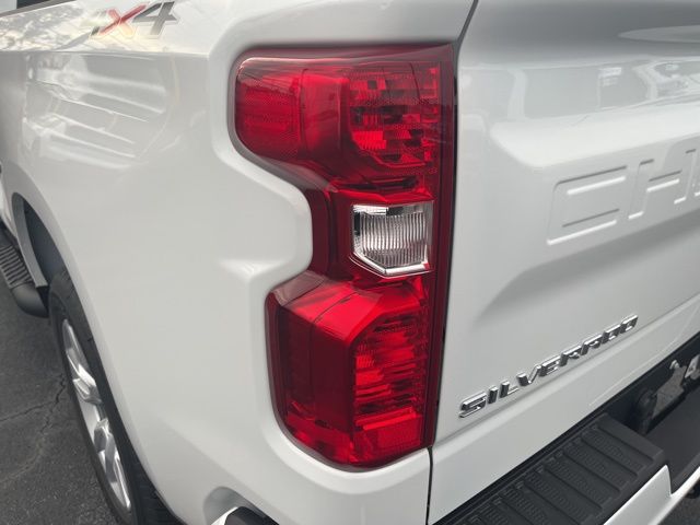 2026 Chevrolet Silverado 1500 Custom:45220