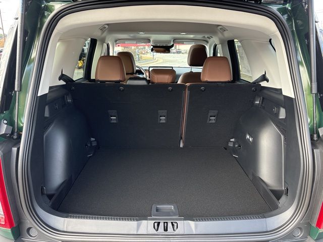 New 2025 Green Ford Outer Banks image 32